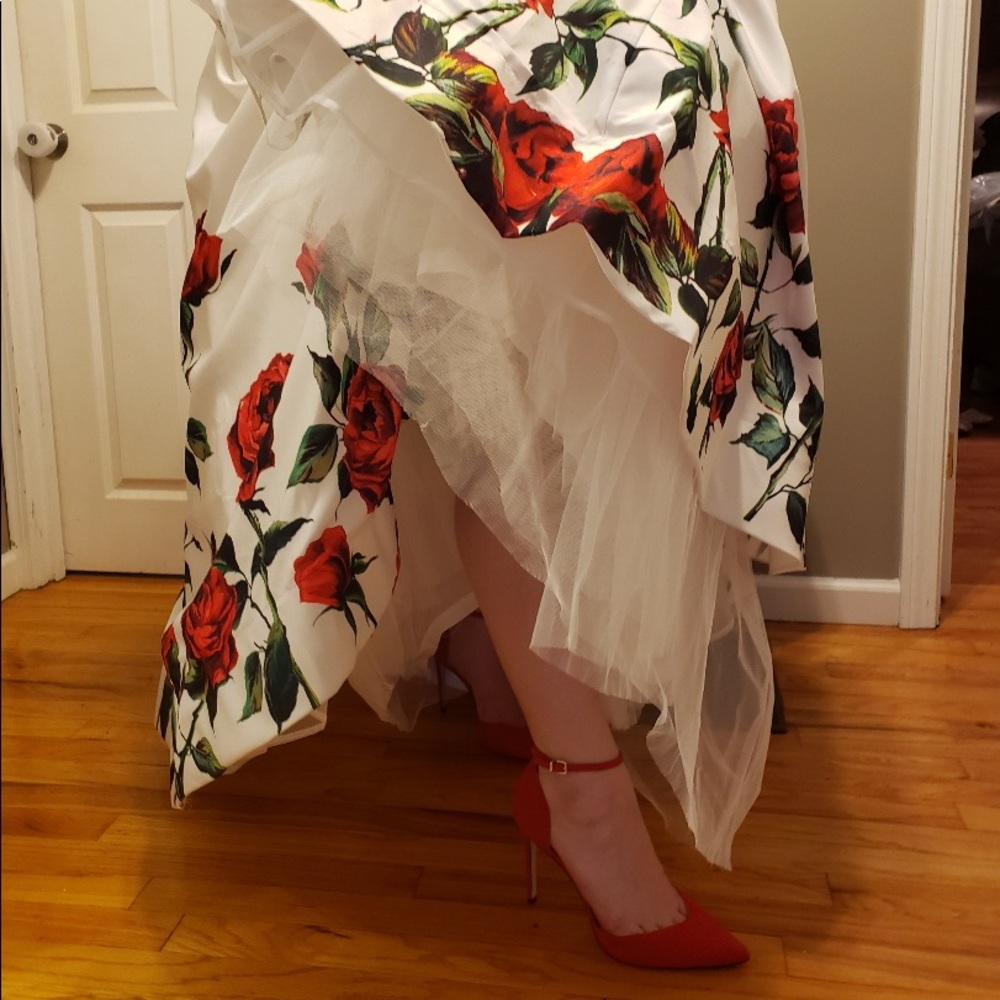 Unused wedding dress/ formal /prom - Picture 5 of 6